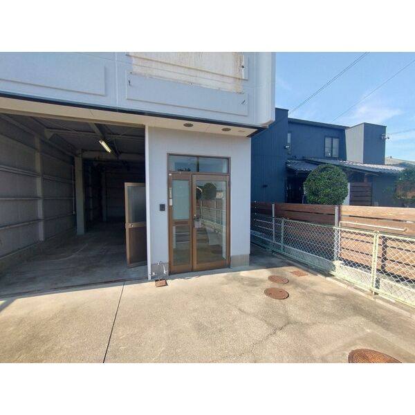 羽島市小熊町島4丁目倉庫付事務所 写真1