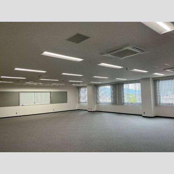 CUBE大垣ビル 写真2