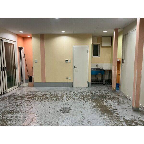 八百健貸店舗 1 写真2
