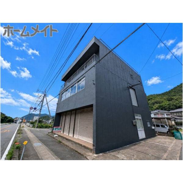 グランアット岩田坂(・2階倉庫、3階住居)