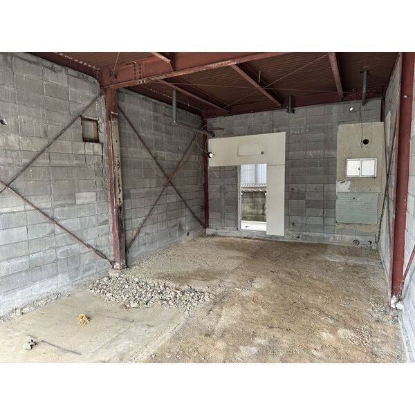 小坂本町4丁目店舗倉庫 1F北側号室 間取り図