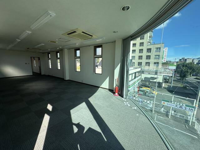 貸事務所(一部)（緑区大高町字鶴田） 写真1