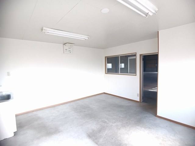 山出倉庫（南）Ｂ 写真2